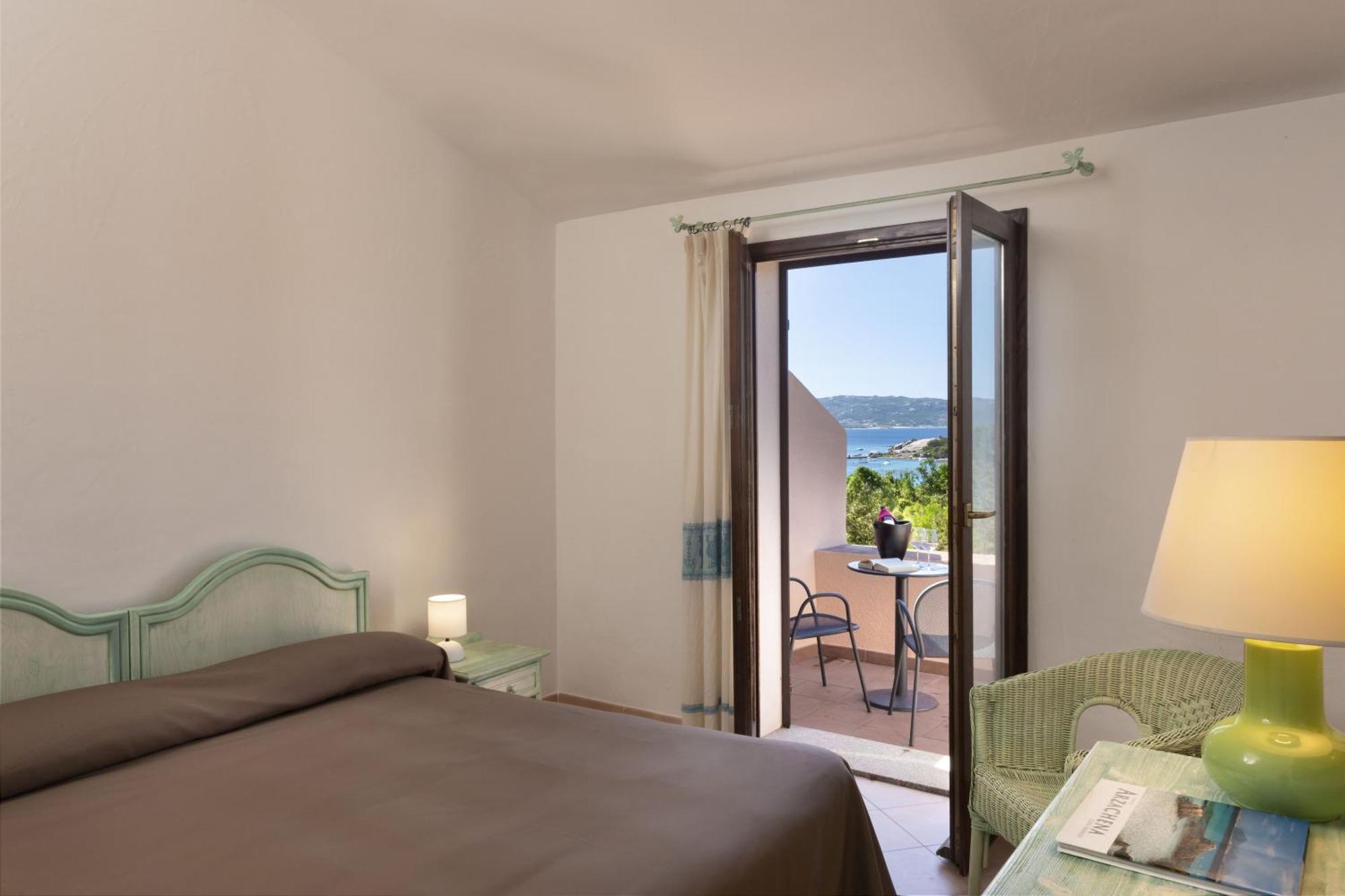 Hotel Sole Mare Baja Sardinia Exterior photo