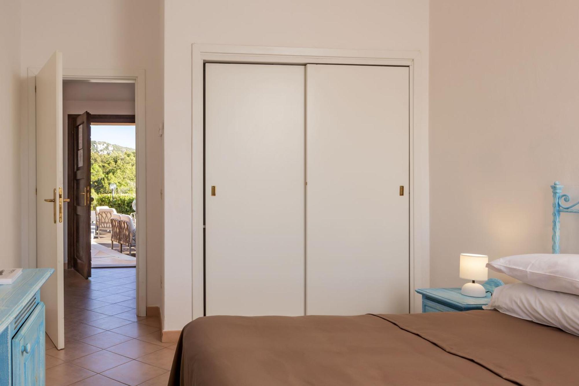 Hotel Sole Mare Baja Sardinia Exterior photo