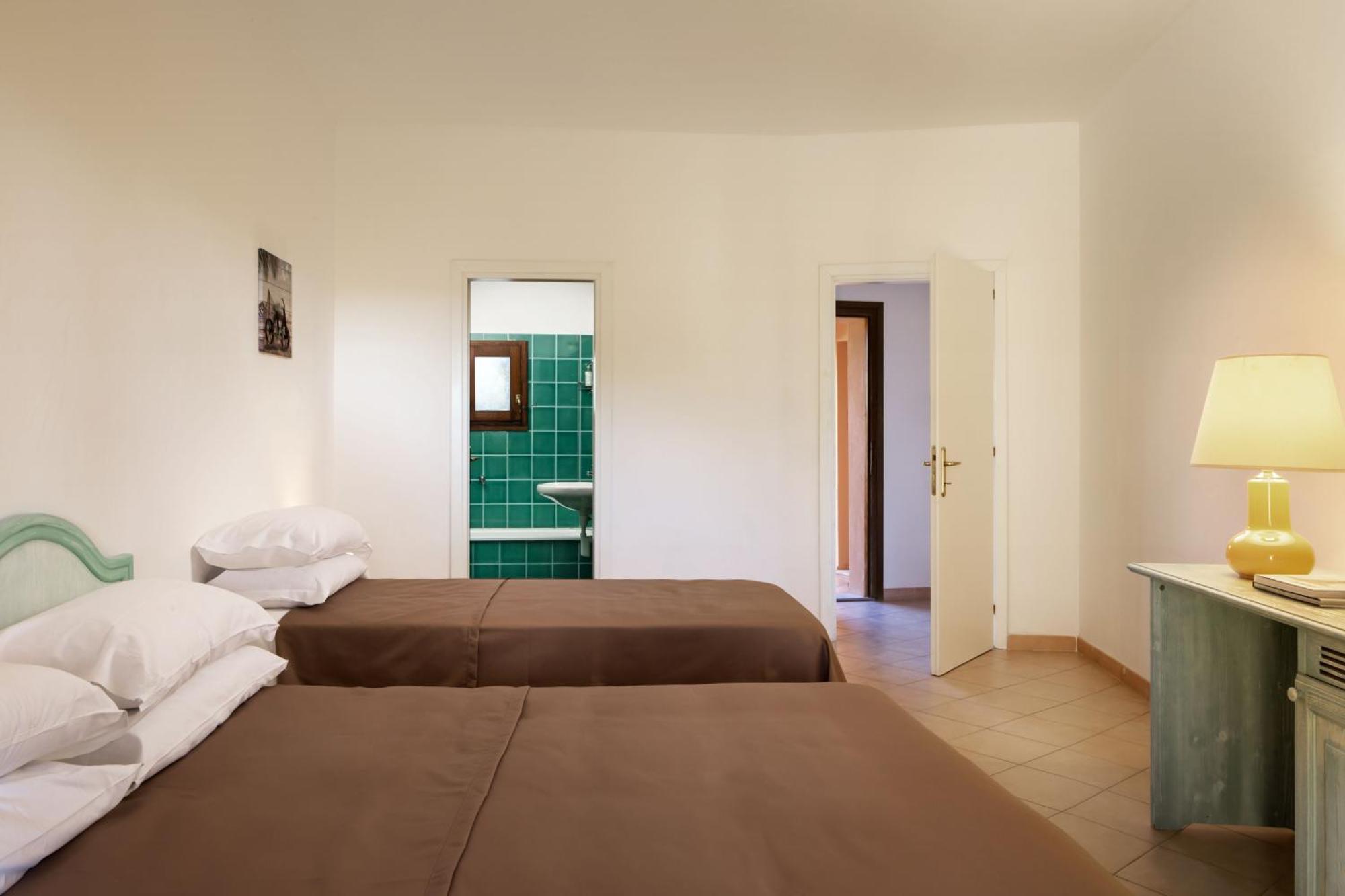 Hotel Sole Mare Baja Sardinia Exterior photo