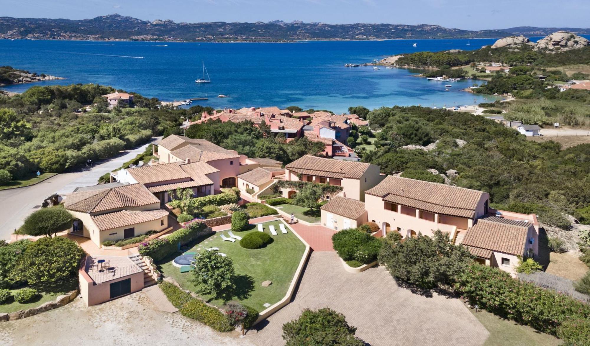 Hotel Sole Mare Baja Sardinia Exterior photo