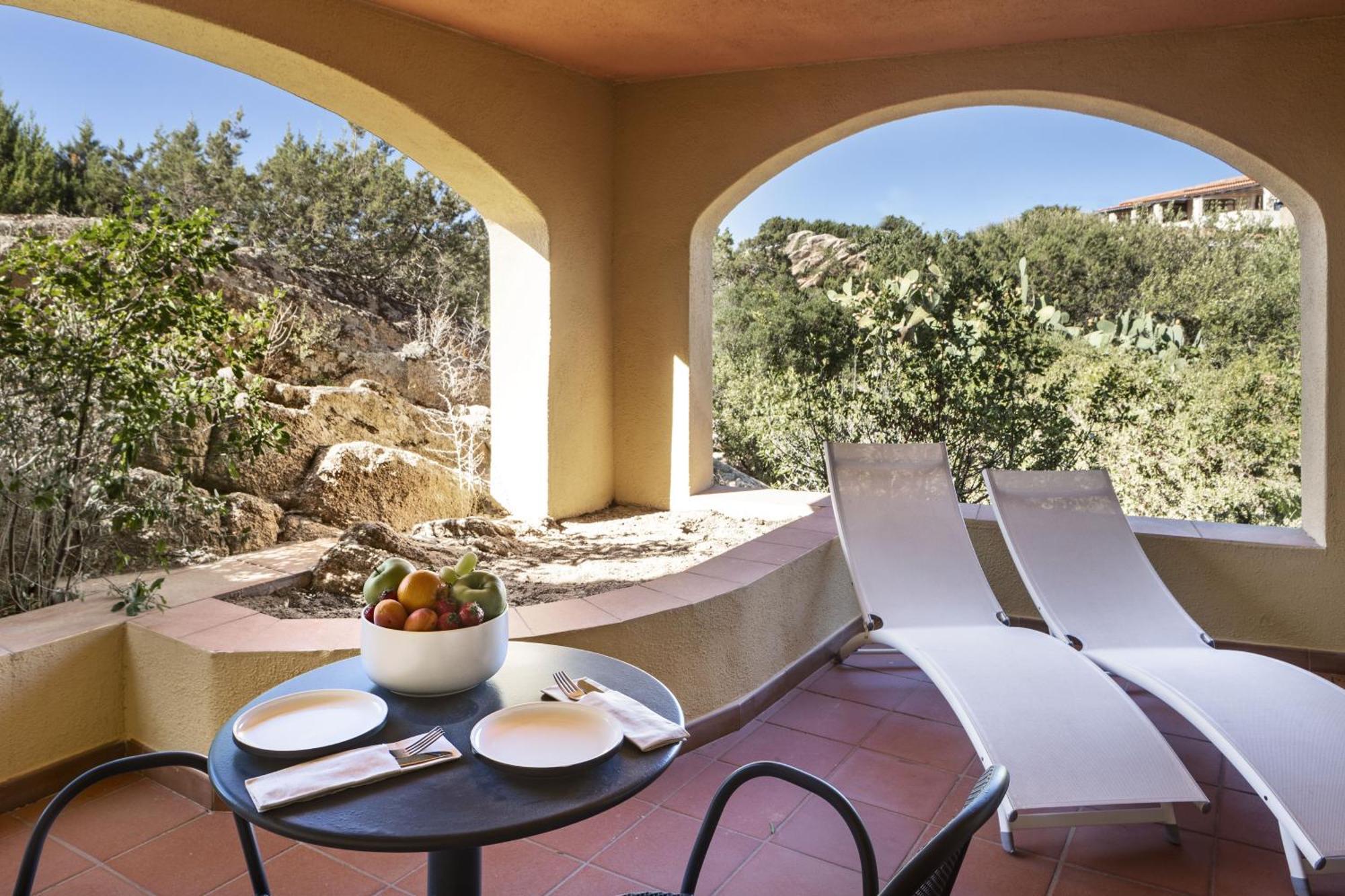 Hotel Sole Mare Baja Sardinia Exterior photo